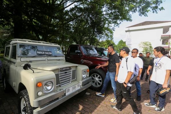 160 Mobil 90's Style Dipamerkan di USU, Musa Rajekshah Apresiasi Club Otomotif Medan Semakin Ramai